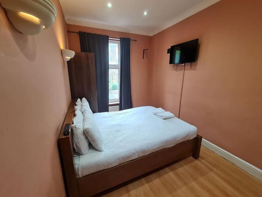 Cute One Bedroom Apartment Londra Esterno foto